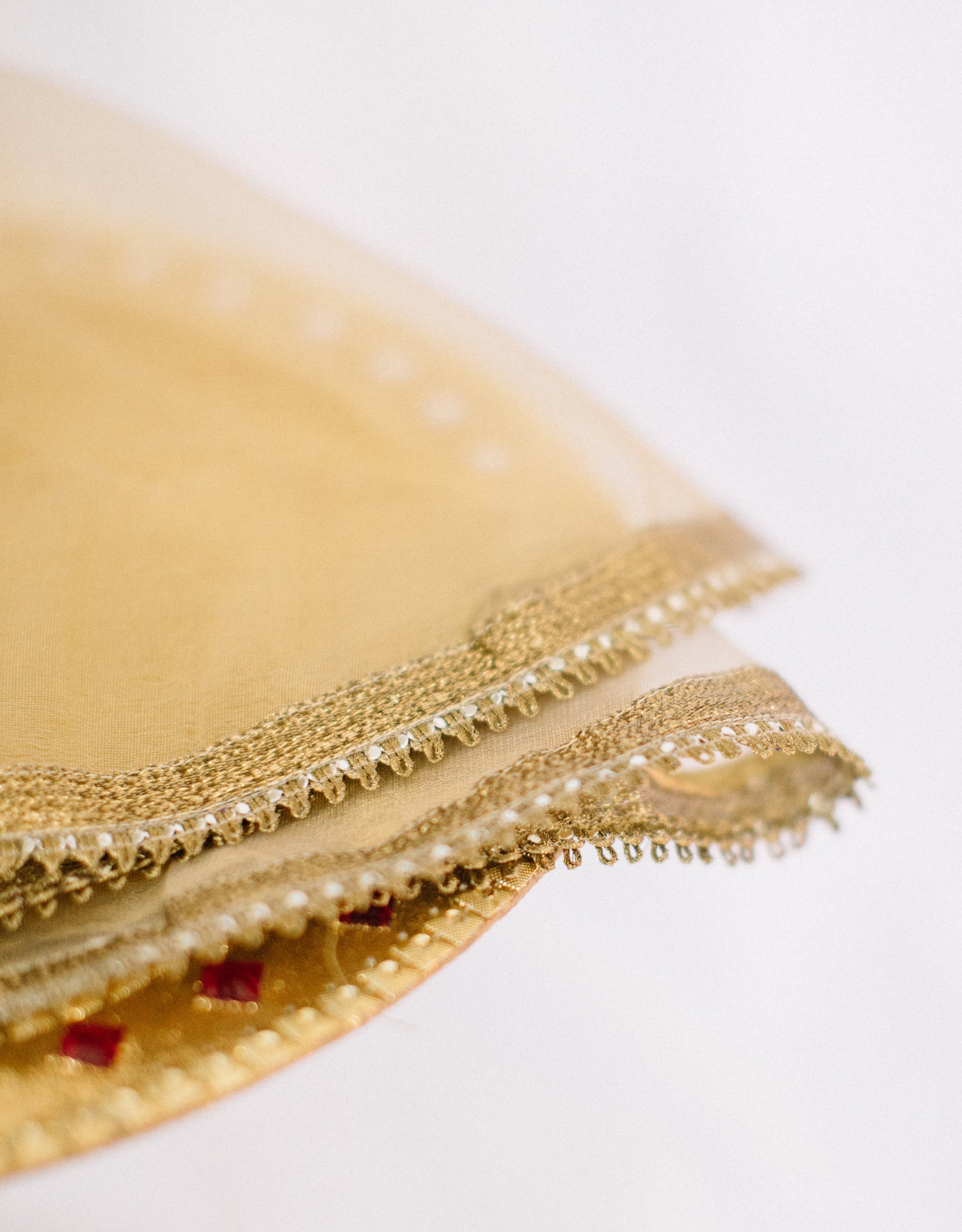 Round Thaali Cover - Gold with Border